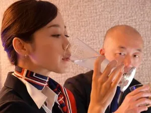 Y tá tóc vàng bị ông già làm tình